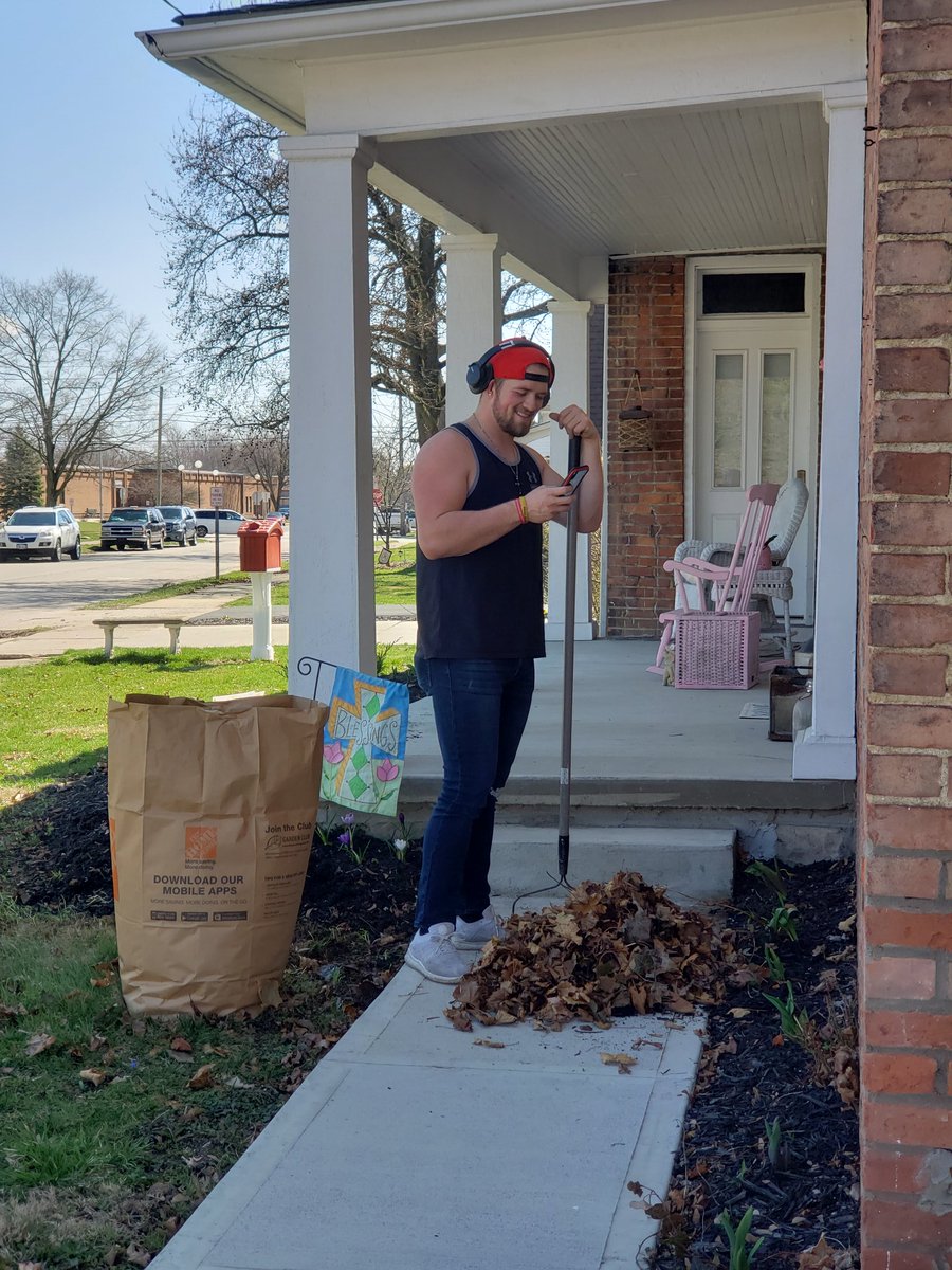 #98 still working out everyday and helping his mama since home.
<a href="/wittfootball/">Wittenberg Football</a>