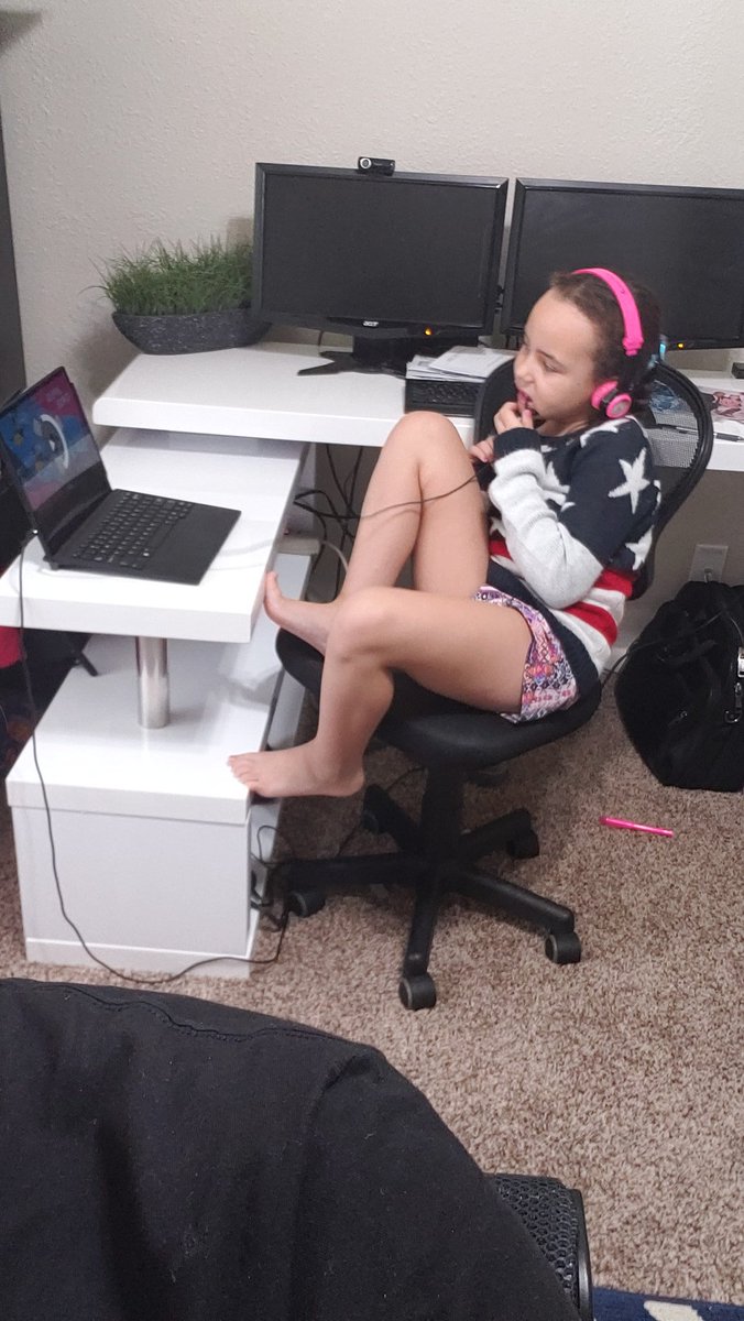 shawnanow's tweet photo. @tylerisd My little #coworker in our new #coworkspace #workinghard to complete our daily tasks. https://t.co/U4jDTPZefW