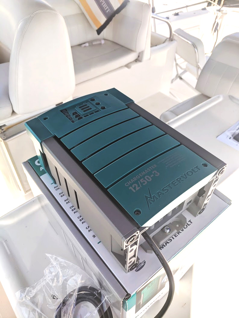 Nautitec_net's tweet image. #mastervolt battery chargers