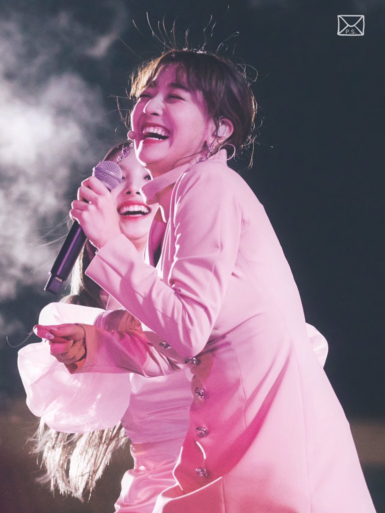 PS_9799's tweet photo. "𝘵𝘩𝘦 𝘳𝘦𝘢𝘴𝘰𝘯 𝘸𝘩𝘺 𝘪 𝘴𝘮𝘪𝘭𝘦 𝘦𝘷𝘦𝘯 𝘪𝘯 𝘵𝘩𝘦 𝘮𝘪𝘥𝘴𝘵 𝘰𝘧 𝘵𝘩𝘦 𝘴𝘵𝘰𝘳𝘮, 𝘪𝘴 𝘣𝘦𝘤𝘢𝘶𝘴𝘦 𝘰𝘧 𝘺𝘰𝘶"

#TWICE #트와이스 #JIHYO #지효 #CHAEYOUNG #채영 https://t.co/TimLj5Cgyw