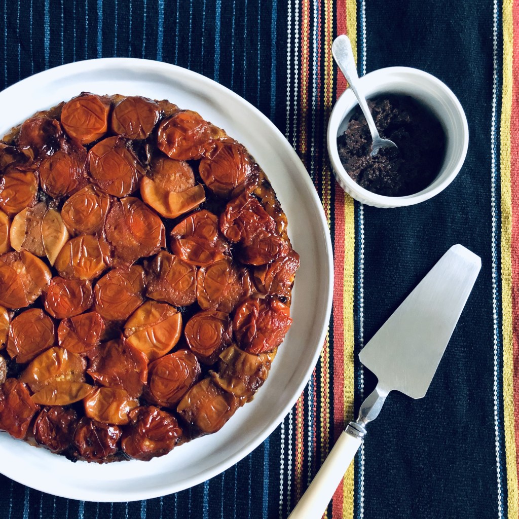 Tarte tatin tomates – Pâte brisée Michalak commeuncoqenpate.fr/apero-2/tarte-…