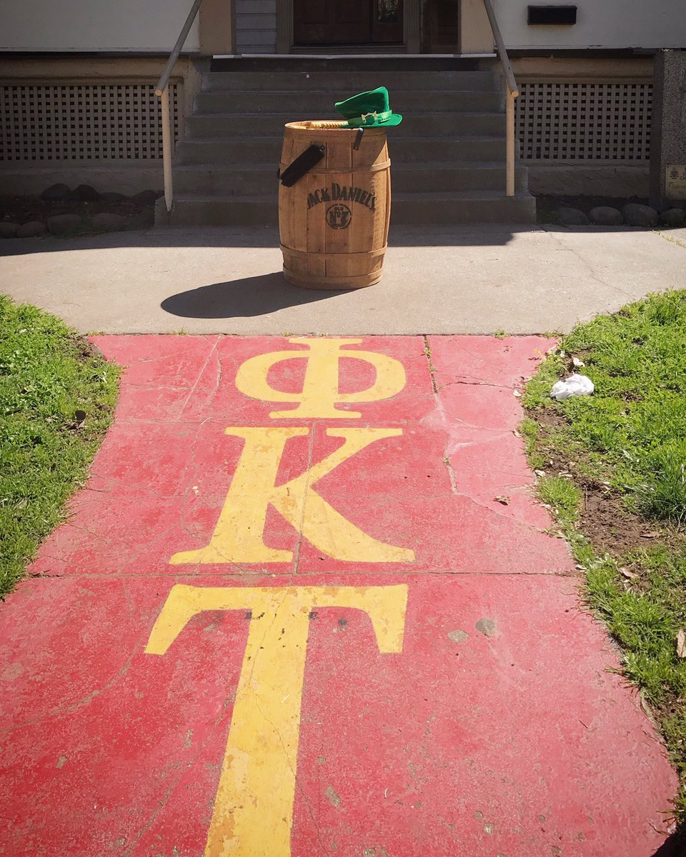 Riley's Bar tweet media