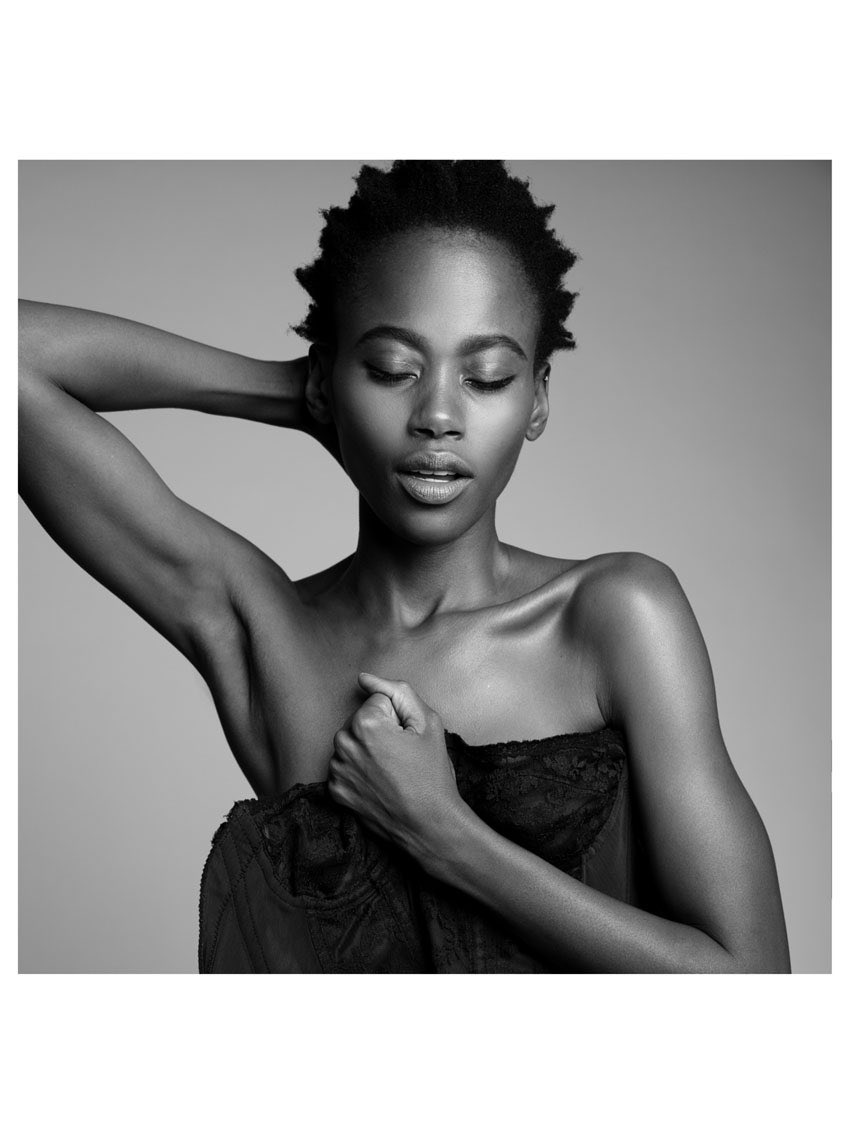 kaonekario's tweet photo. oooo breath, just breath.. #kaonekario #bossmodelcpt #wilhelminamodelsnyc #brokenopen #parismodels #naturalhair #brownskingirl #herero #behindthefakelashes #iseeyou #youcansitwithme #lockdown2020 #nycmodel https://t.co/Qcr6fvMSw0