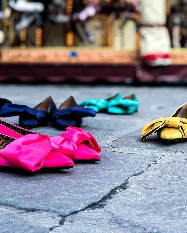 ProsperineFlats's tweet photo. Prosperine AI20/21 - Look at the future 🎠⁣
⁣
Ad ogni colore è legato un nostro stato d’animo. Il colore interagisce con le emozioni umane.  Il colore ci racconta. 💛💙💖💚
⁣
#Prosperine #ProsperineShoes #Flats #FlatsShoes #Ballerine #MadeInItaly #Lot… https://t.co/dJudsivdKU https://t.co/PToxOpOqMd