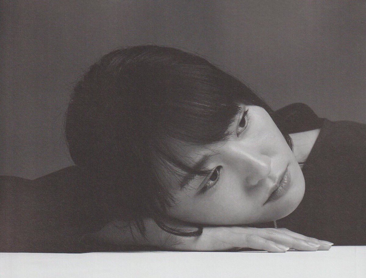 97660369fec7's tweet photo. 白黒ガッキーかわゆい笑
#ガッキー #新垣結衣 https://t.co/Tpd69m9jnI