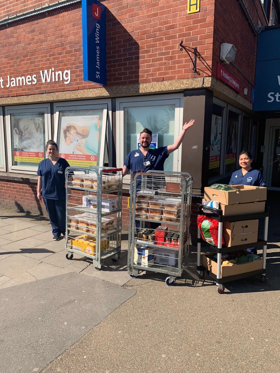 critical_suppuk's tweet photo. We urgently require food delivery hotboxes any food delivery co’s out there that have spares please pm us #feedthenurses #SocialDistancing #Donate https://t.co/31D16Z5JFS