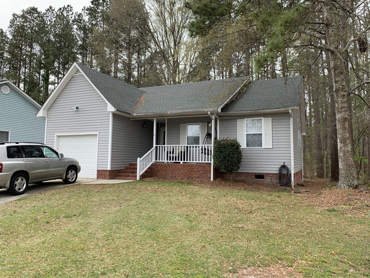 cbwsnewbern's tweet photo. Cottage style home with open living, lots of natural light and a Carolina room. #guidingyouhome #newbernrealestate https://t.co/n3LGFyZupO https://t.co/Ueb1S6ZKNj