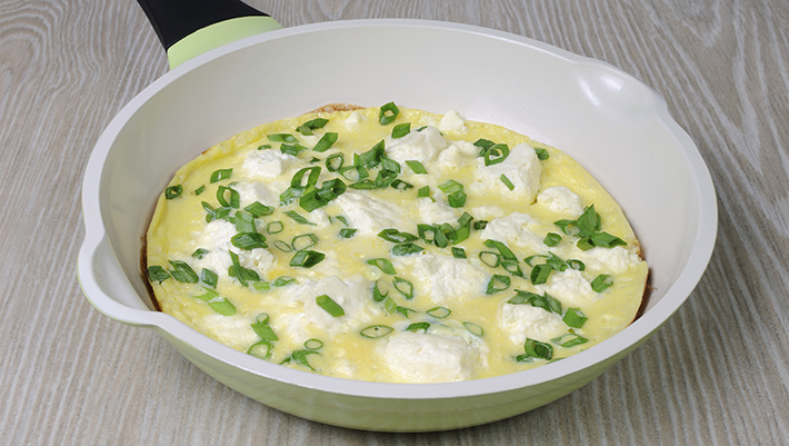 DineAtTWU's tweet photo. It's #NationalSpinachDay - Try this nutrient-packed #Mindful recipe for Greek Omelets with Spinach &amp; Feta Cheese to celebrate >>> https://t.co/uTL3nILE9V https://t.co/It4Sa2HMp6