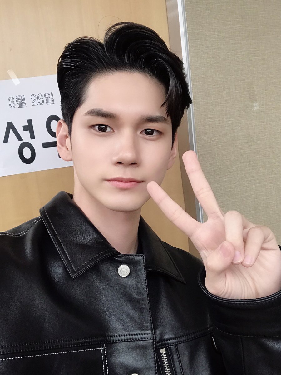 옹성우(ONG SEONG WU) tweet media