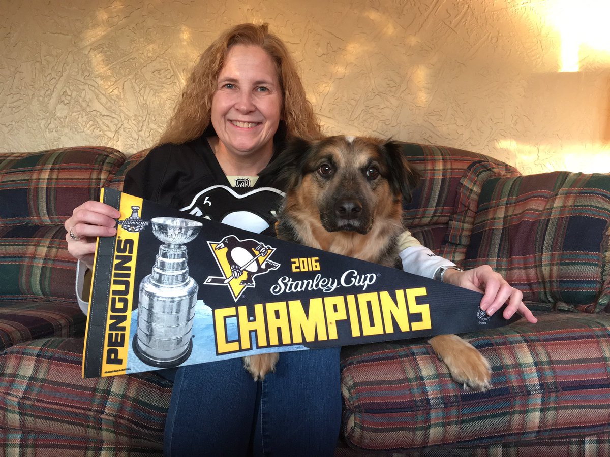 Hillcrest_6E's tweet photo. Let’s go Pens. Really missing hockey. #NorwinVirtualSpiritWeek #NorwinStrong. #TogetherWeCan. https://t.co/RJnaFs9Hit