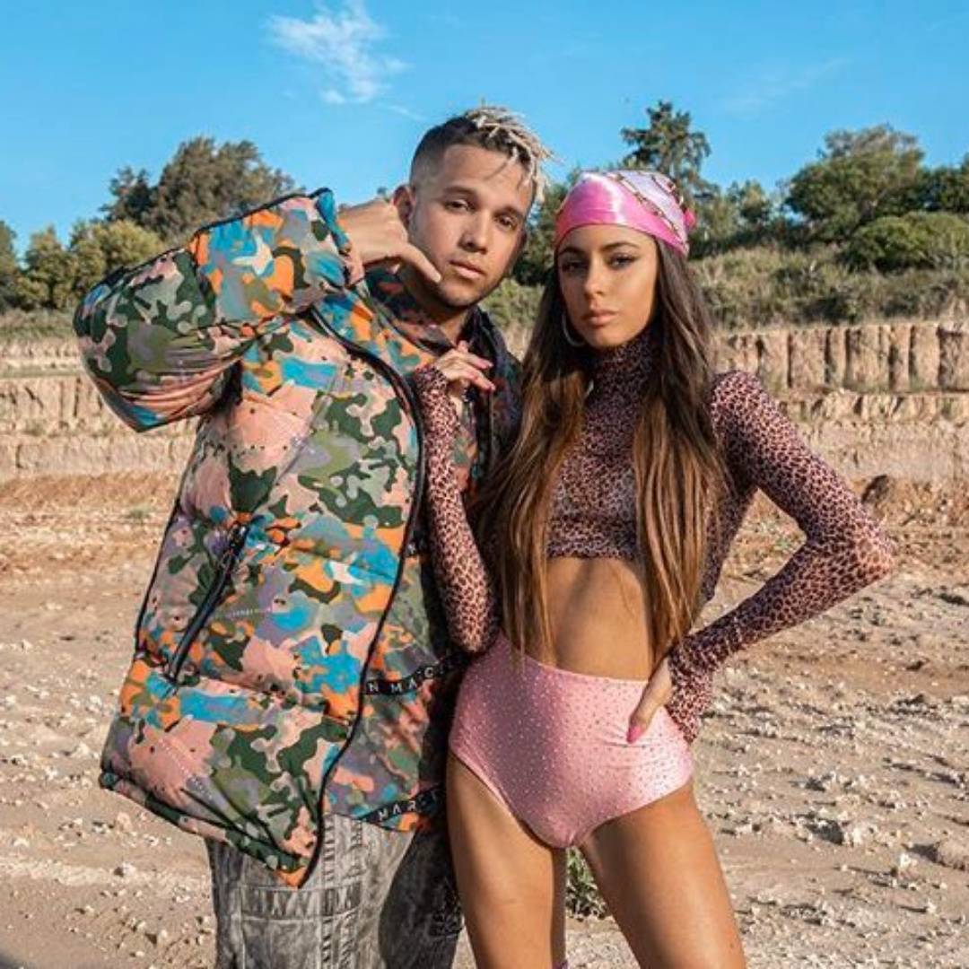 ZZNoficial's tweet image. En solo 8hs., @OvyOnTheDrums con @TiniStoessel superaron el 1M de Views con el MV de #YaNoMeLlames 👏👏 Con este Hito superaron a #AdanYEva, uno de los Cortes que produjo Ovy para @PauloLondra que lo habia logrado en 9hs.