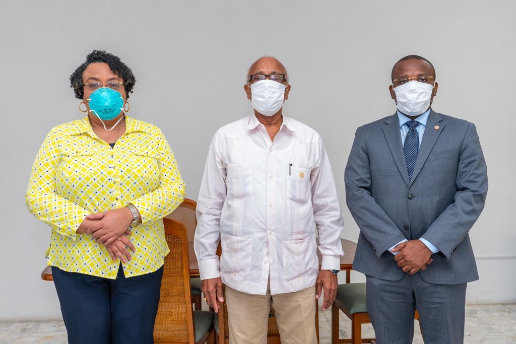docjomichel's tweet photo. Quand je regarde ces ministres (2), faisant une mauvaise utilisation des masques : 
• ils ne comprennent rien 
• les médecins sont mal foutus
• la population n’a pas de guide (on le savait déjà) https://t.co/j3TAbsuuSC