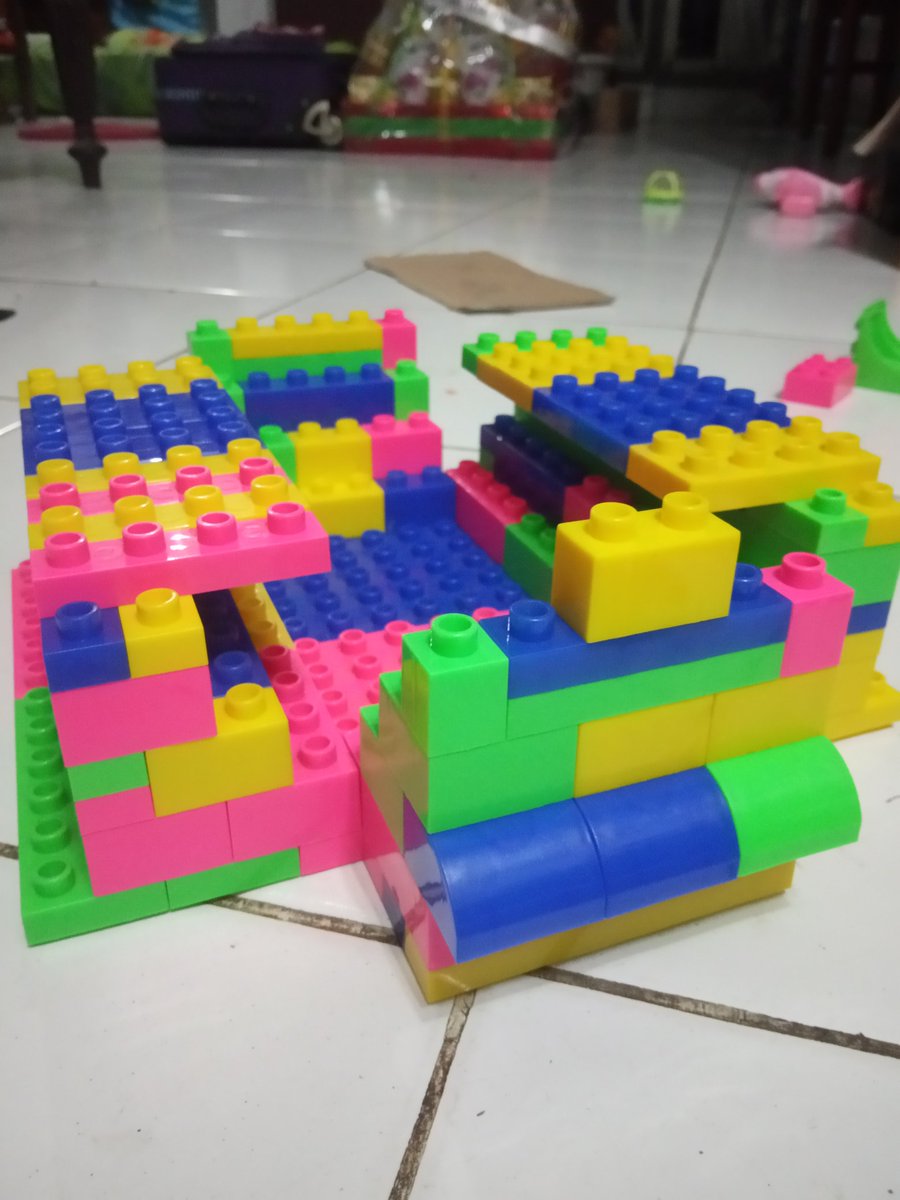 fachmi's tweet image. Hasil semedi, mirip stadion sochi, Stamford bridge apa Maguwo ini ya @Stadium #stadion #stadium