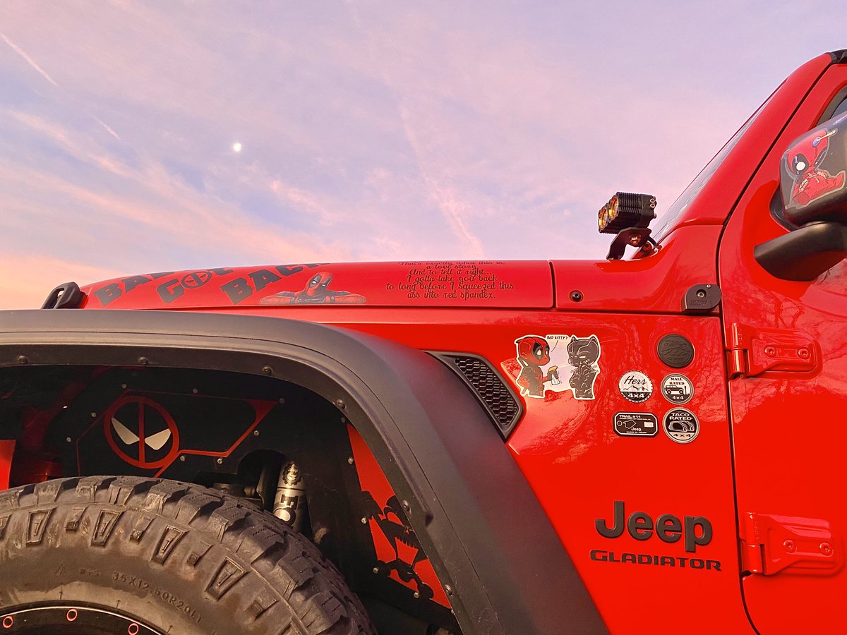 RachelF11345672's tweet photo. LOVE this pic just as the sun is beginning to dawn on a new day!!  And the Jeep ain’t to shabby either!!
#wildchildcustoms #getwild #wildchildnation #customAF #gladiator #innerfenders #footpegs #towhitchcovers #traildoors #cantstopwontstop  #joesjeepjungle #stickit2itdesigns https://t.co/R40Vr4RUUS