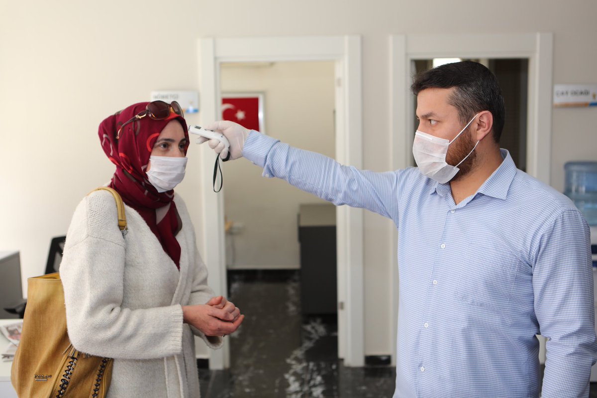SincanAkParti's tweet photo. Bizim için değerlisiniz ☺️😷

İlçe Başkanlığı binamızda Covid-19 virüsüne karşı tedbirlerimiz devam ediyor.
#HayatEveSığar #EvdeKalSincan #EvdeKalTürkiye #TürkiyeKazanacak 

@s_arslanargun - @drfahrettinkoca - @RTErdogan https://t.co/duMD6Fhsze