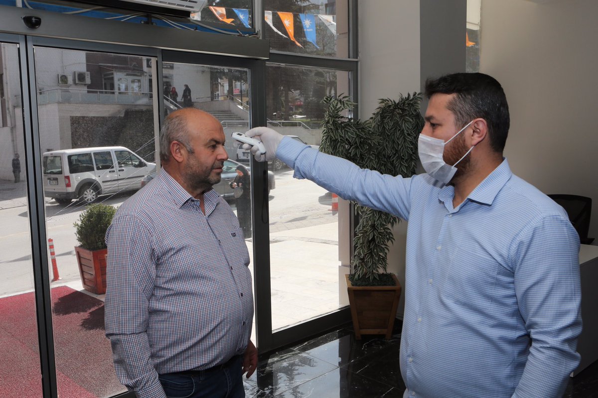 SincanAkParti's tweet photo. Bizim için değerlisiniz ☺️😷

İlçe Başkanlığı binamızda Covid-19 virüsüne karşı tedbirlerimiz devam ediyor.
#HayatEveSığar #EvdeKalSincan #EvdeKalTürkiye #TürkiyeKazanacak 

@s_arslanargun - @drfahrettinkoca - @RTErdogan https://t.co/duMD6Fhsze