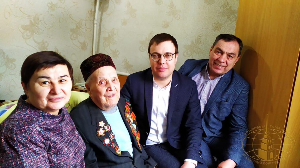 congresstatar's tweet photo. «Штаб татар» встретился с ветераном войны Шигабутдин Садыковым

Шигабутдин Садыкович Садыков - кавалер пяти боевых орденов.  https://t.co/LW6kzsTpo3 https://t.co/vgIWRm85Ej