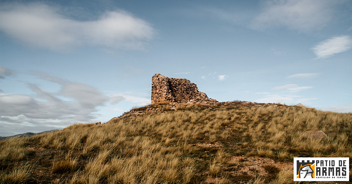 patiodearmas's tweet photo. Buenos días. Os dejamos otro castillo que hemos introducido en nuestra web, el del municipio de Tornos. Sólo por las vistas, ya merece la pena visitarlo.
#Jiloca #Tornos #castillos #castillo #castillosdeespaña #españa #aragon #teruel #teruelexiste #españavaciada #medieval https://t.co/SJJ0NSw4zq