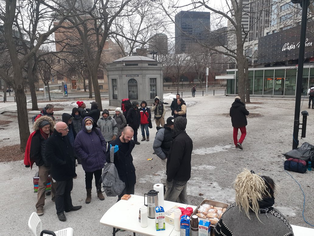 titocurtis's tweet photo. 🚨 Alert 🚨 
Resilience Montreal have had tu move their services outside. They’re feeding 170 people a day and it’s about to rain. If you can donate tents, propane heaters, anything, contact @NakusetS https://t.co/yvQ9lHGEJQ