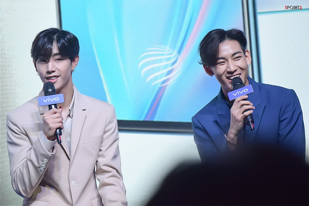 8point2_'s tweet photo. 190930  Vivo V17 Pro 이벤트, 태국

💖🥰

#갓세븐⁠ #GOT7⁠ #BamBam #뱀뱀 #แบมแบม #Mark #MarkTuan #마크 #段宜恩 #VivoV17Pro #VivoV17ProxMTBB
#V17ProLookBeyondLaunchEvent https://t.co/fhMfIPpS97