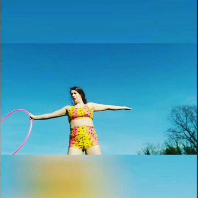 oopsiehoops's tweet photo. Day two of "Drilling tricks I'm not good at" (part two)

Chest rolls (my nemesis!) Four hoop handspins

And another silly little dance around! 
Outfit @tikiboofitness

#twinhoopflow #twinhoops #twinhoop #twinhooping #flowarts #flowperformer #flowmies #ho… https://t.co/z1WAIeVkkf https://t.co/I3FWvTGhyz