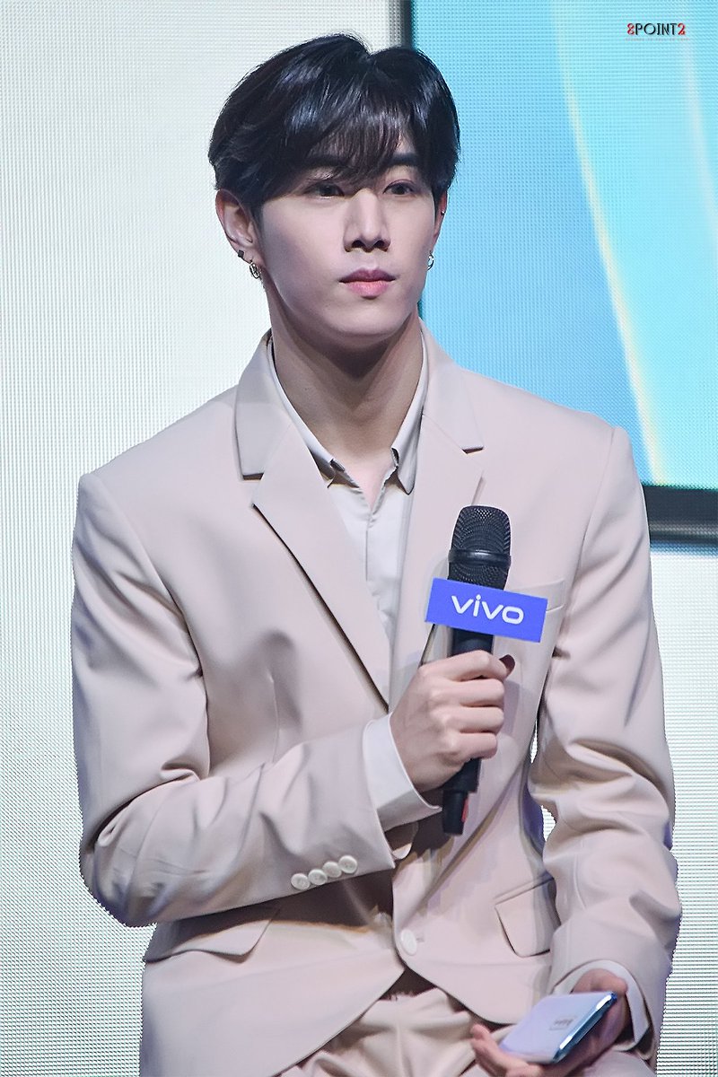8point2_'s tweet photo. 190930  Vivo V17 Pro 이벤트, 태국

i miss you so bad🥺💖

#갓세븐⁠ #GOT7⁠ #Mark #MarkTuan #마크 #段宜恩 #VivoV17Pro #VivoV17ProxMTBB #V17ProLookBeyondLaunchEvent https://t.co/HKhupAxudR