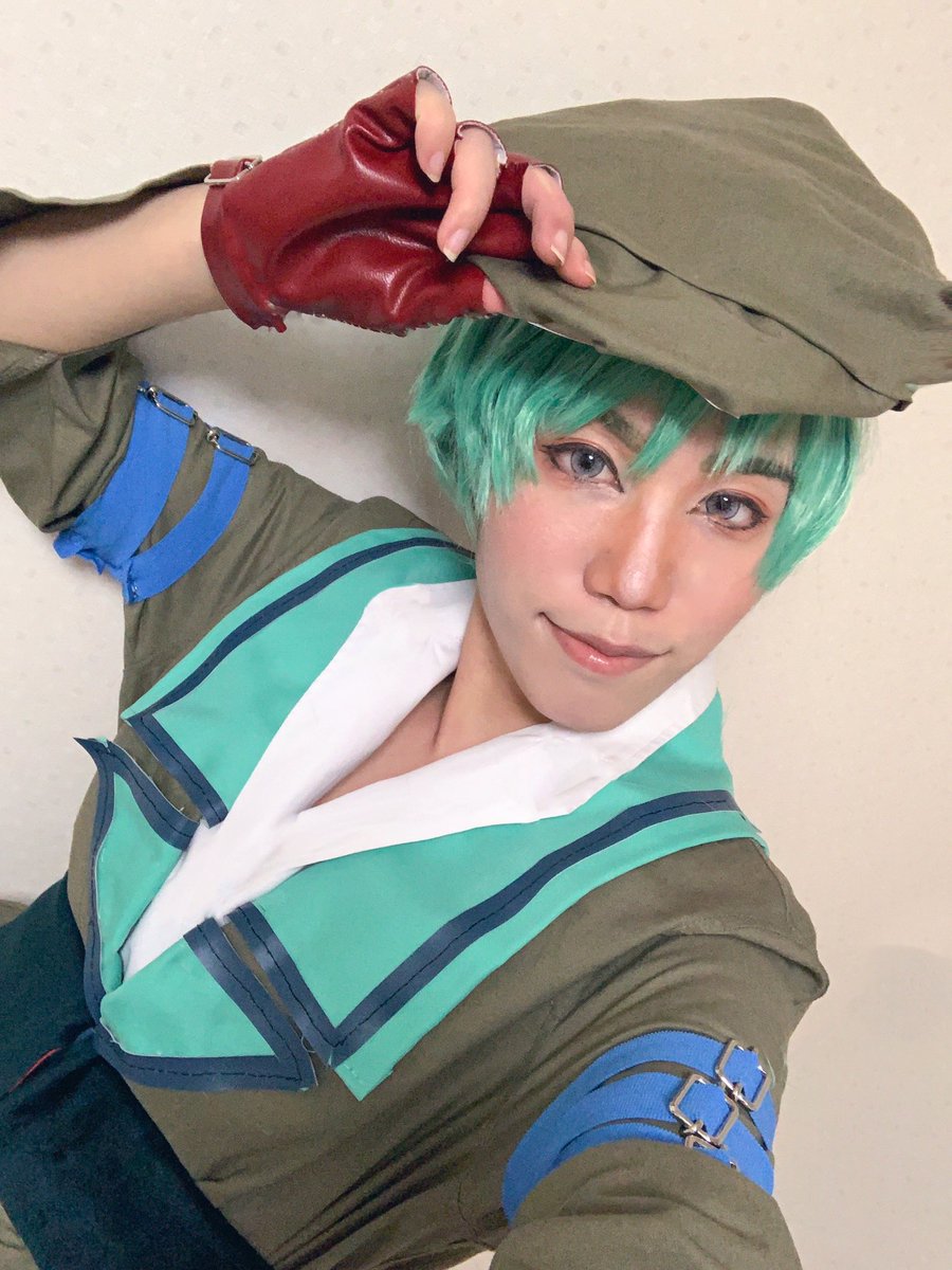 わさび師匠 On Twitter Toi コスプレ スパーダ ベルフォルマ 衣装調整と併せてメイク練習中