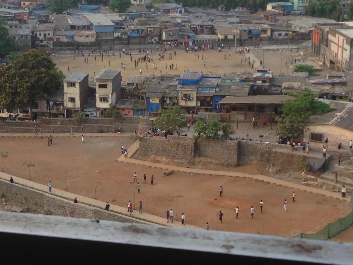 nairsreesha's tweet photo. @MumbaiPolice Sir they have started playing again, Berambaug, behind evershine embassy, veera desai road. https://t.co/x4WBvHPqes