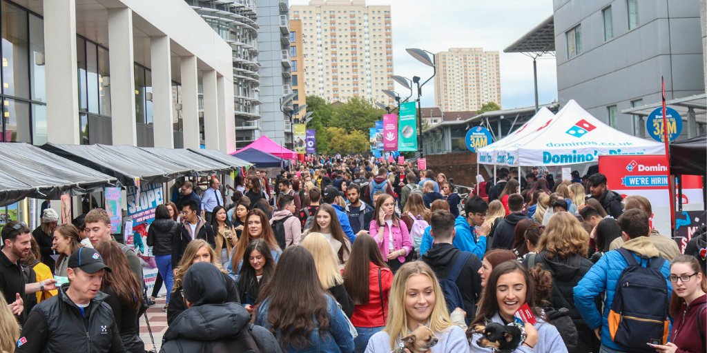 GCU_StudentLife's tweet image. What a better time to #ThrowbackThursday to a bustling campus during #Freshers2018 😍 🤹‍♀️
Can&apos;t wait to finally see all your lovely faces back on campus in the near future 🌈 For now, stay home, stay safe &amp;amp; stay positive 🌍 👫

#TBT
#FreshersWeek
#GCUStudentLife
#GoodTimes