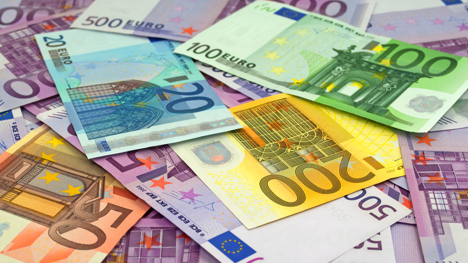 CamComModena's tweet photo. #COVID2019italia Decreto #CuraItalia prevede moratoria per i #finzanziamenti delle #PMI, incluso il #microcredito. Riguarda le esposizioni debitorie nei confronti di #banche e intermediari finanziari. Ulteriori info sul Vademecum di @ENMItaly https://t.co/jrCc9lT6nX https://t.co/D7J5xkTqZS