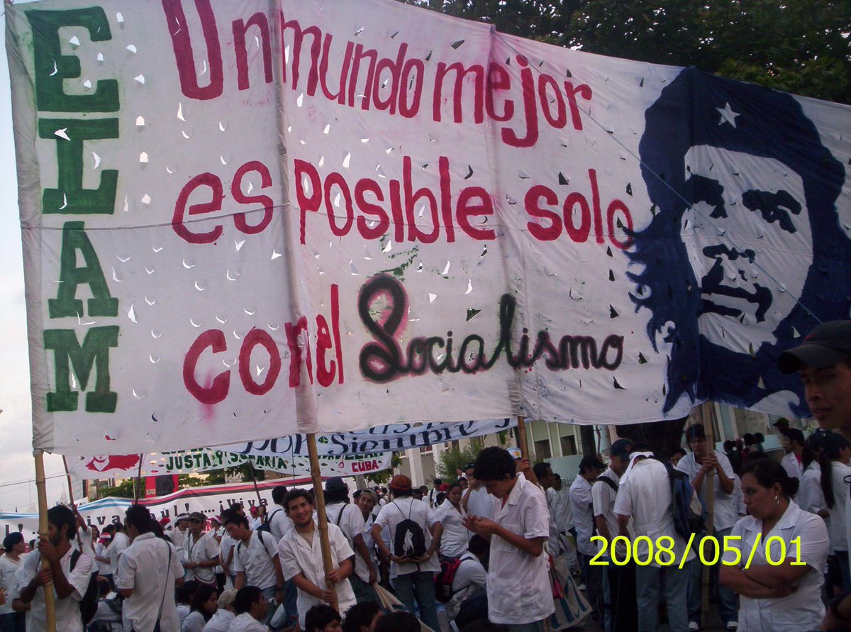 MedicaElam's tweet photo. En cada rincón del planeta siempre habrá un médico/a de ELAM🇨🇺
Gracias Cuba!
Gracias FIDEL!
El Ejército de Batas blancas ¡Presente! Patria o Muerte, Venceremos!!🇨🇺🇦🇷✊
#CubaSalvaVidas @ElamOficial @DiazCanelB @MINSAPCuba @CubaMINREX https://t.co/R6KwMVsa1c