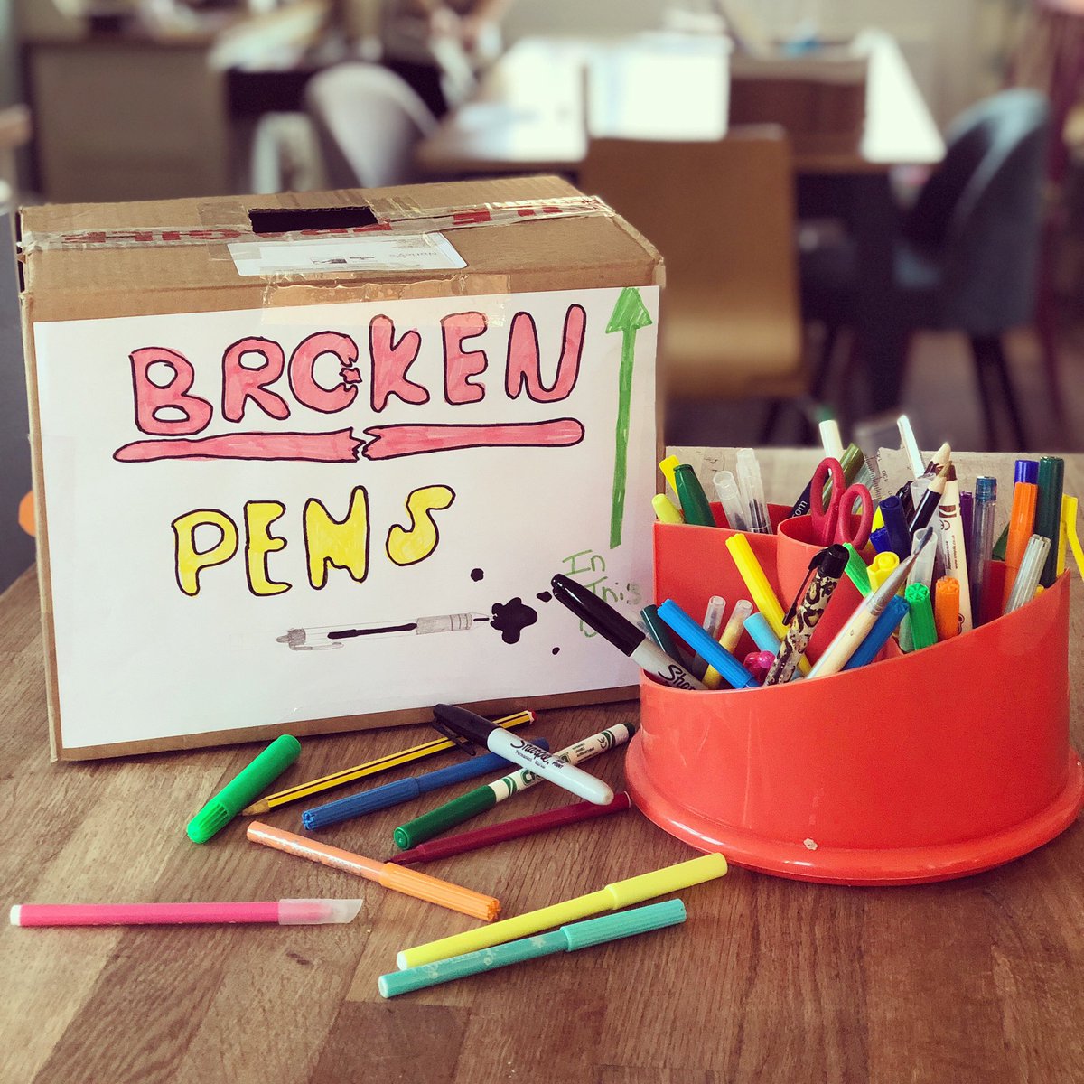 SAPlastic2018's tweet image. Anyone else realise they have 70billion pens in their house and only 3 of them work? 🤦‍♀️
Don’t forget to save them all up and when normality returns you can take them all to your nearest @RymanStationery store for the @TerraCycleUK recycling. 💚