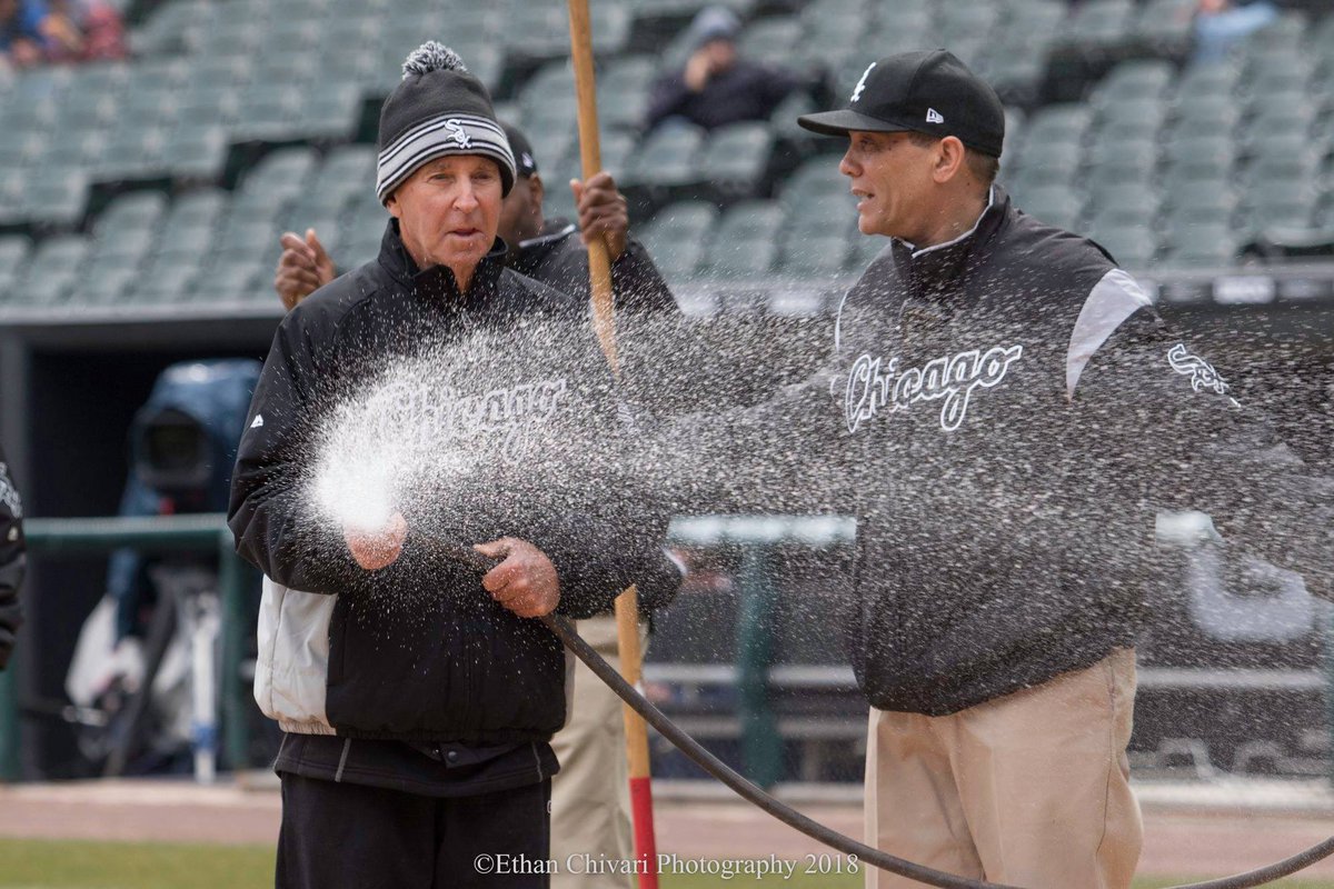 ethan_chivari's tweet photo. @whitesox home opener @MLB @TimAnderson7 #sodfather #americanflag #Guaranteedratefield #uscellularfield https://t.co/eKwD9FM8pC