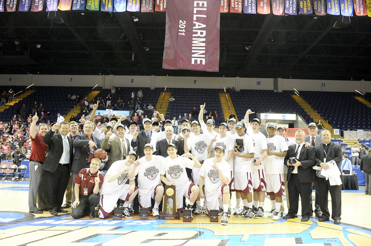 THROWBACK THURSDAY...On this date in 2011 <a href="/Bellarminehoops/">Scott Davenport</a> defeated BYU-Hawaii 71-68 to claim the NCAA Division II National Championship!!