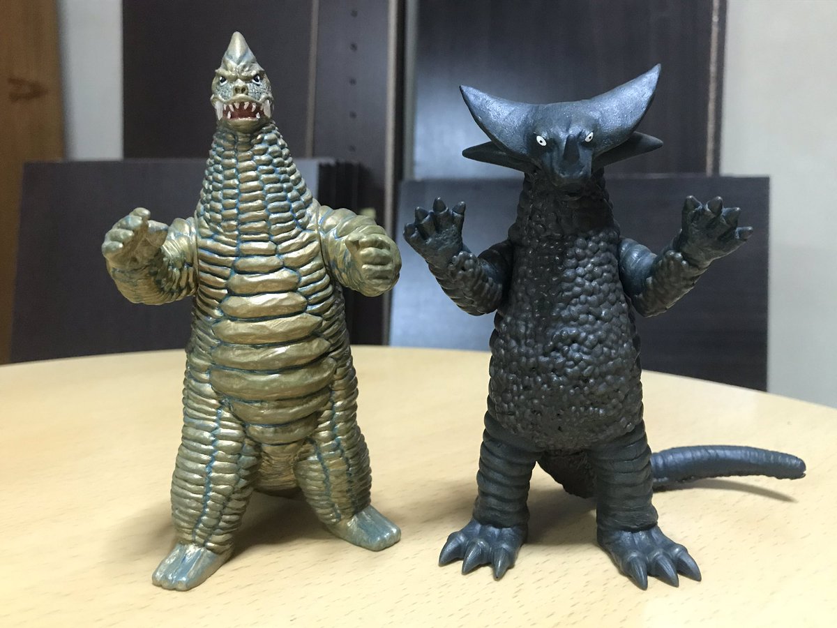 Twoucan 古代怪獣ゴモラ の注目ツイート イラスト マンガ コスプレ モデル