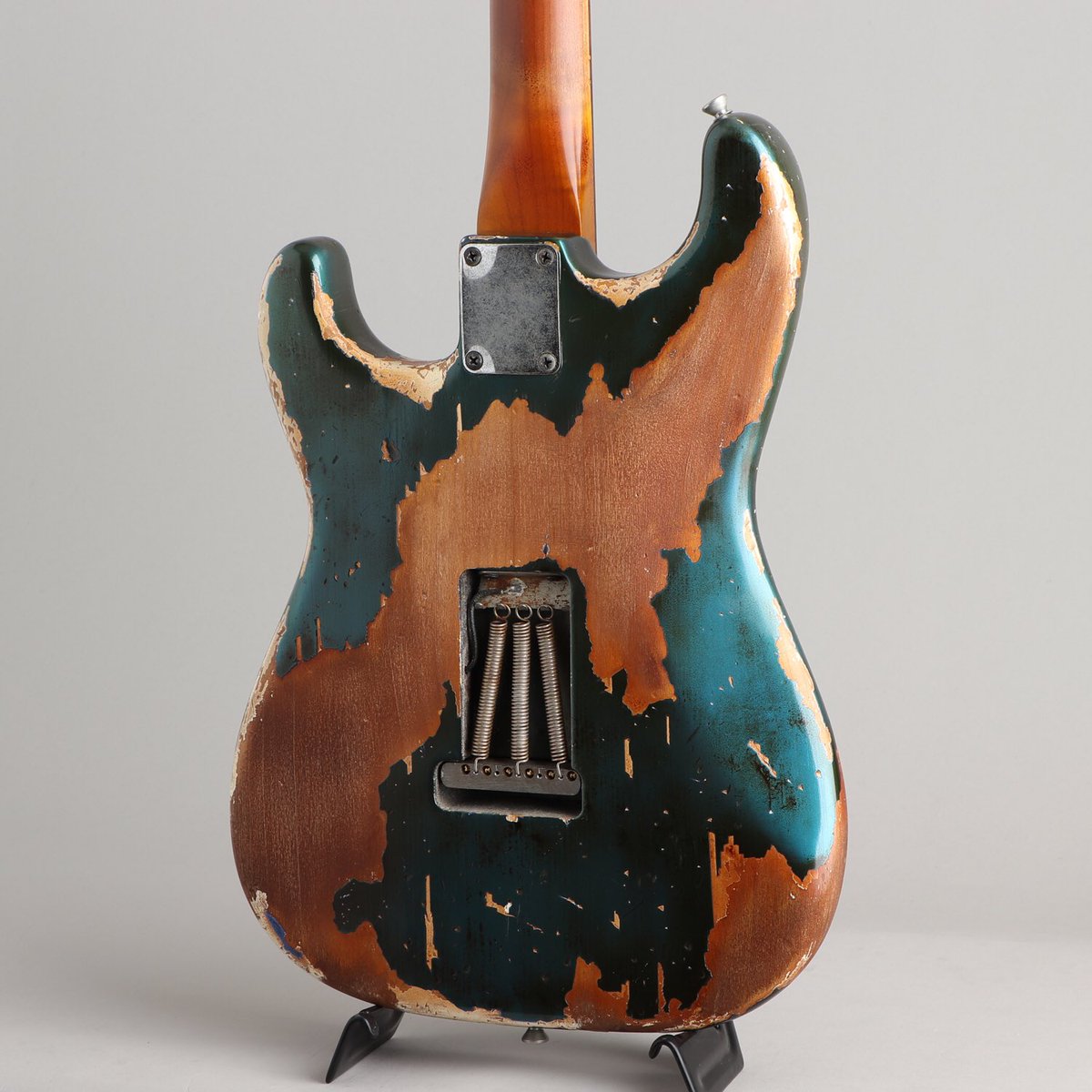 三重県四日市市の工房”HUKUROW-GUITARS”ビルダー伊達氏から放たれる