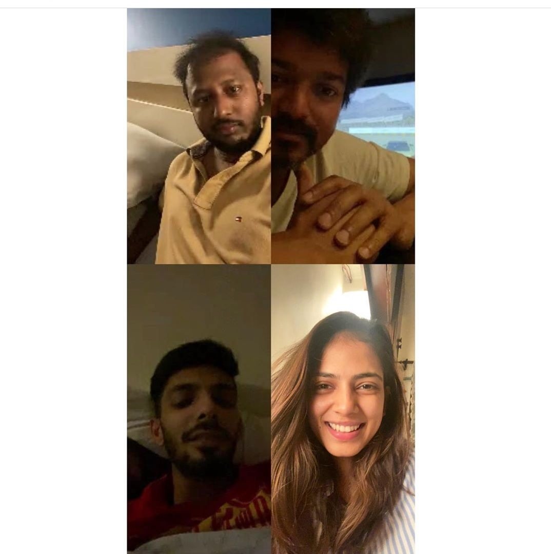 Raheem_VjFan's tweet photo. #Master guys having a video chat session! Thalaivaaaa @actorvijay Stay safe 🙏🏻🔥 @MasterMovieOff https://t.co/FnE57IIuW2