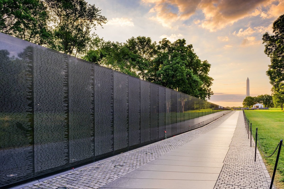 On this day, March 26 in 1982, ground was broken to begin construction of the Vietnam War Memorial (“The Wall”) in Washington DC. Never forget.