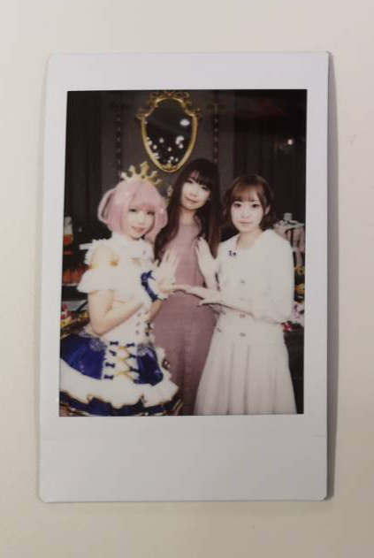enacos_tv's tweet photo. 第12回番組プレゼント🎁

🎀フォロー＆RTでチェキプレゼント🎀

えなこさん、石飛恵里花さん、乾曜子さんのスリーショットチェキを抽選で１名様にプレゼント🎉

🔽応募方法
①@enacos_tv
 をフォロー

②このツイートをRT
※応募は3/31まで

#えなコスTV https://t.co/RybQmdqj19