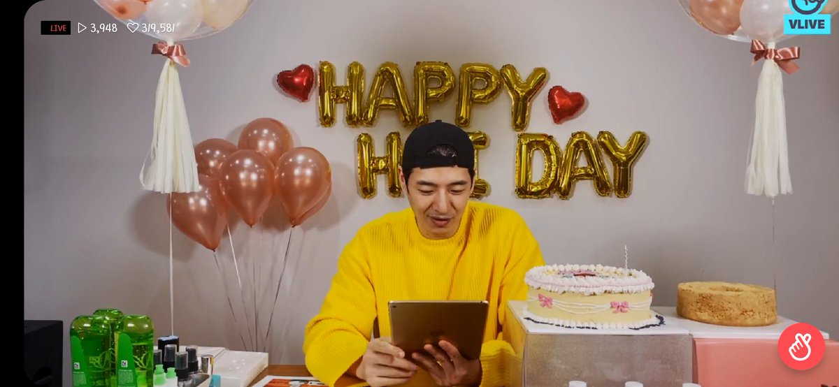 ksonlyone's tweet photo. #HOIDAY
#호이데이
#HOIDAY_VLIVE
#손호영
#손호영생일축하해
#손호영사랑해 https://t.co/sIRacjWe0f