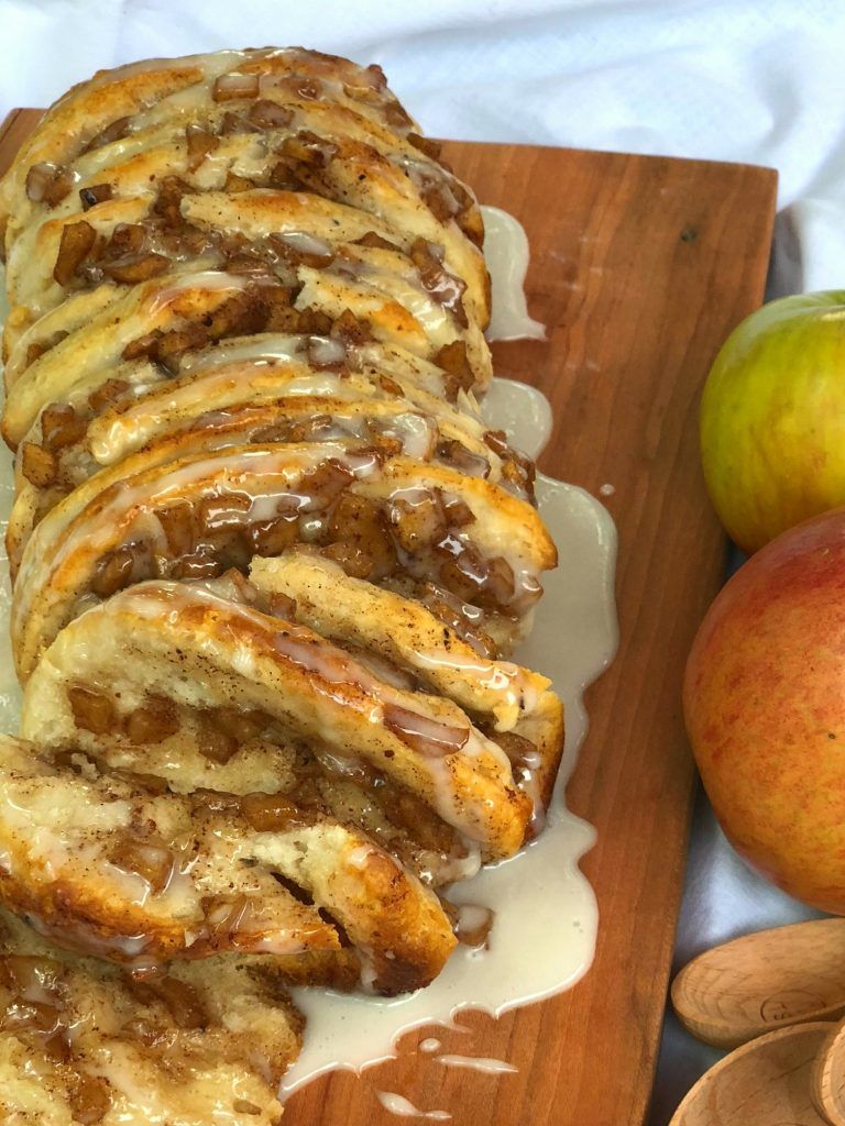 Donya_Mullins's tweet image. Apple Cinnamon Pull Apart Bread made with warm spices and sweet apples layered in between buttery dough is recipe sure to become a family favorite. 🍎 RECIPE: buff.ly/2P8bfXA #apple #pullapartbread #homemade #recipe #asouthernsoul