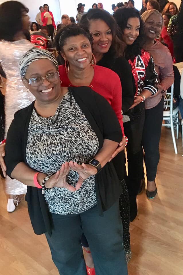Shaunya_Chavis's tweet photo. Grateful for 34 years of Delta ❤️sisterhood and service. Happy 🔺DeltaVersary line sisters Angela Holmes, Valerie Porter Gwendolyn Mason & Tatia Solomon Neal #KDMade 🐘🔺😘 @UnivWestGa @dstinc1913 https://t.co/UUMC33qC9G