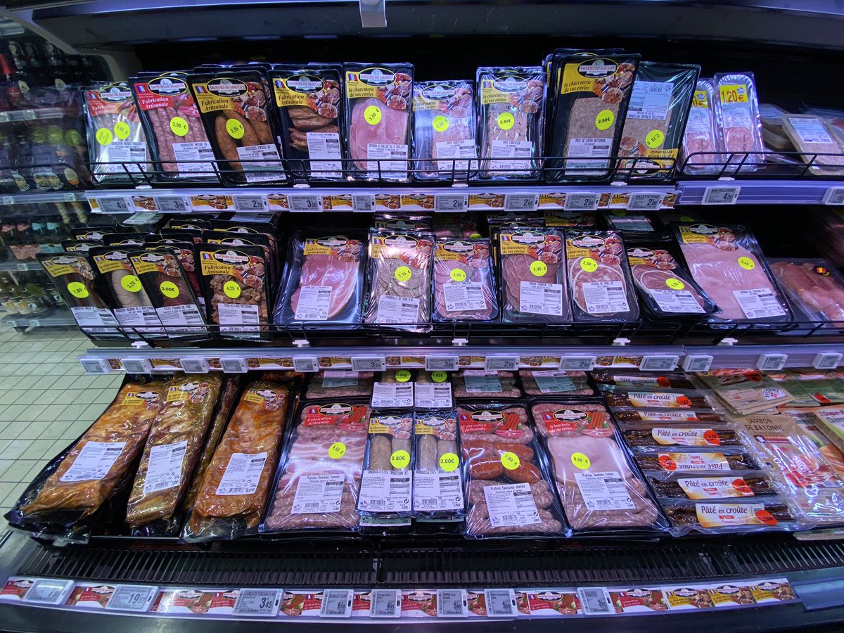 INTERVILLEDIEU's tweet photo. Après une semaine très compliqué en terme d’approvisionnement votre @INTERVILLEDIEU est heureux de proposer à ses clients un magasin qui permet de couvrir vos besoins  👍🏻alors pas de panique 😃#Intermarche #confinementjour9 #coronavirusfr #COVID19france https://t.co/PVOGlLLJt9