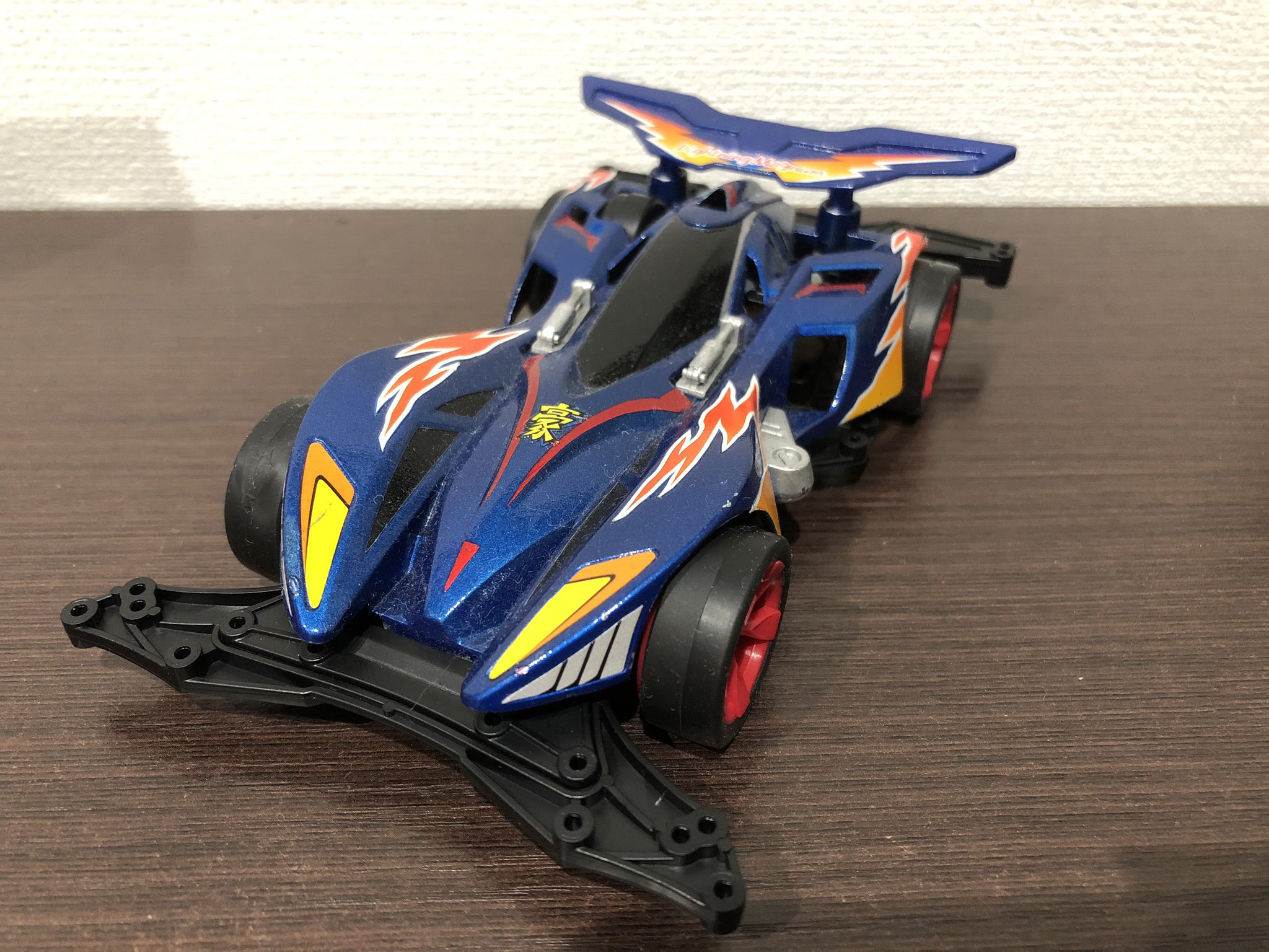 Amazon | タミヤ ミニ四駆 ブリッツァーソニック ライトニング