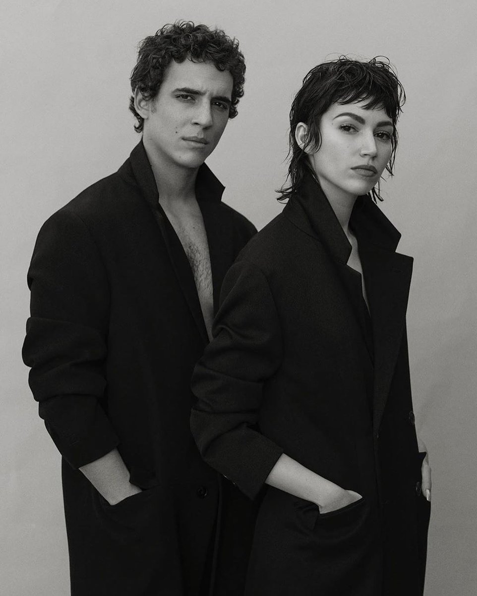 NetflixFR's tweet image. ¡ CALIENTE, CALIENTE ! 

La Casa De Papel partie 4, J-8.