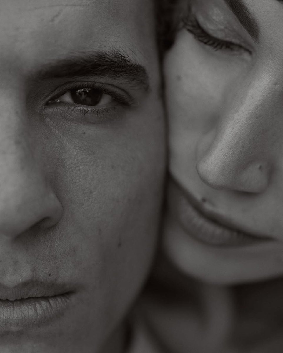 NetflixFR's tweet image. ¡ CALIENTE, CALIENTE ! 

La Casa De Papel partie 4, J-8.