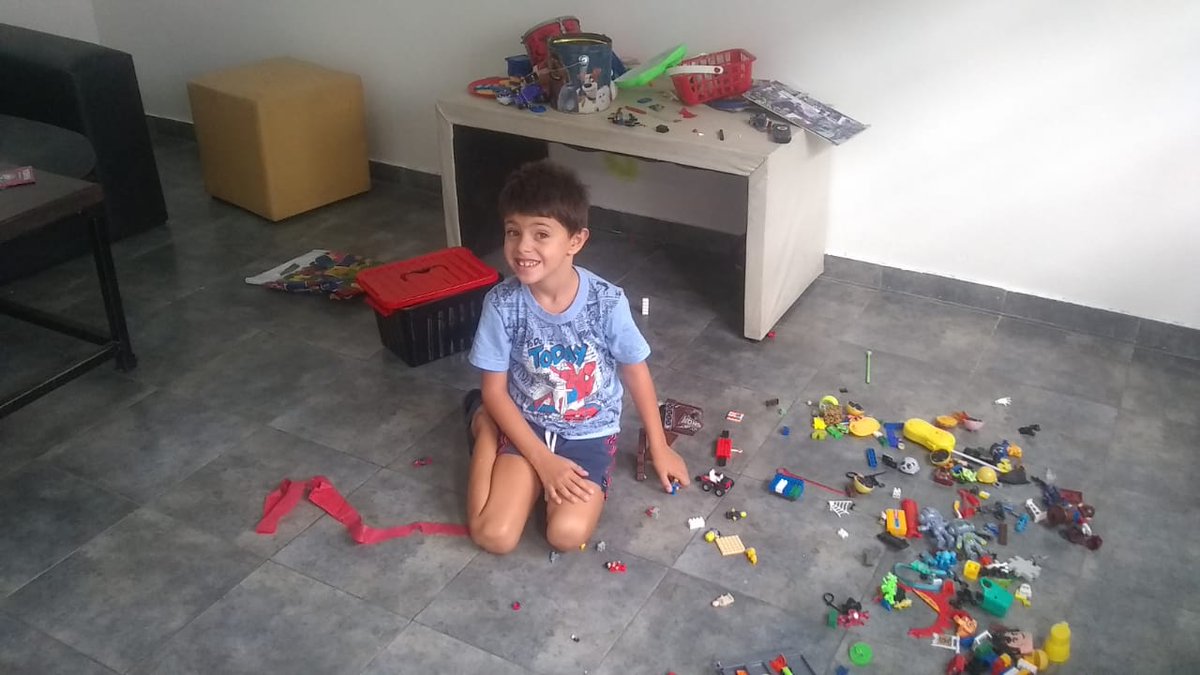 ECASAMASSIMA2's tweet image. #yo me quedo en casa @todonoticias camilo 6 años  en casa jugando con sus juguetes