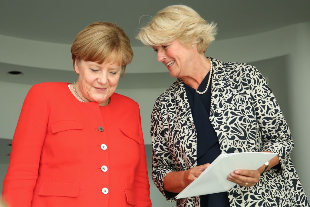 Germany has rolled out a staggering €50 billion aid package for artists and cultural businesses, putting other countries to shame: bit.ly/33OxeJg