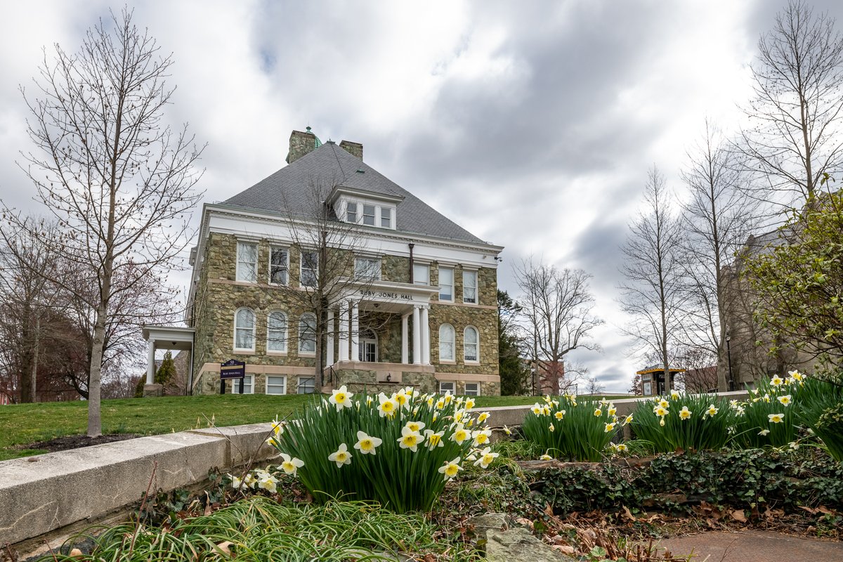 WCUofPA's tweet photo. Just because you aren't on campus, doesn't mean you shouldn't enjoy these views 👀☀️🌷 https://t.co/ggXLWCM2z4