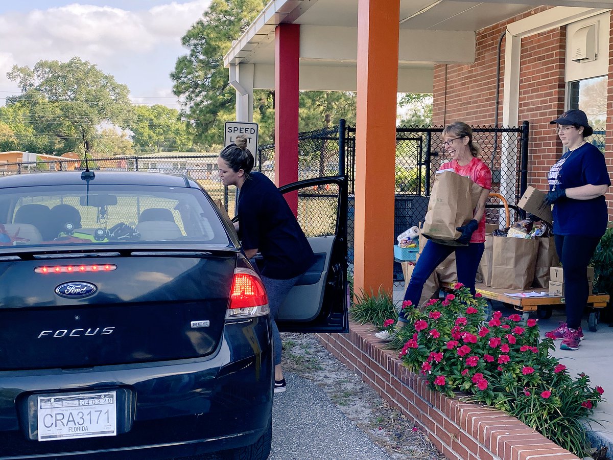 Thanks to <a href="/FeedingTampaBay/">Feeding Tampa Bay</a> we were able to unload our food pantry and provide groceries to 60 families!! #BetterTogether <a href="/HillsboroughSch/">Hillsborough Schools</a>